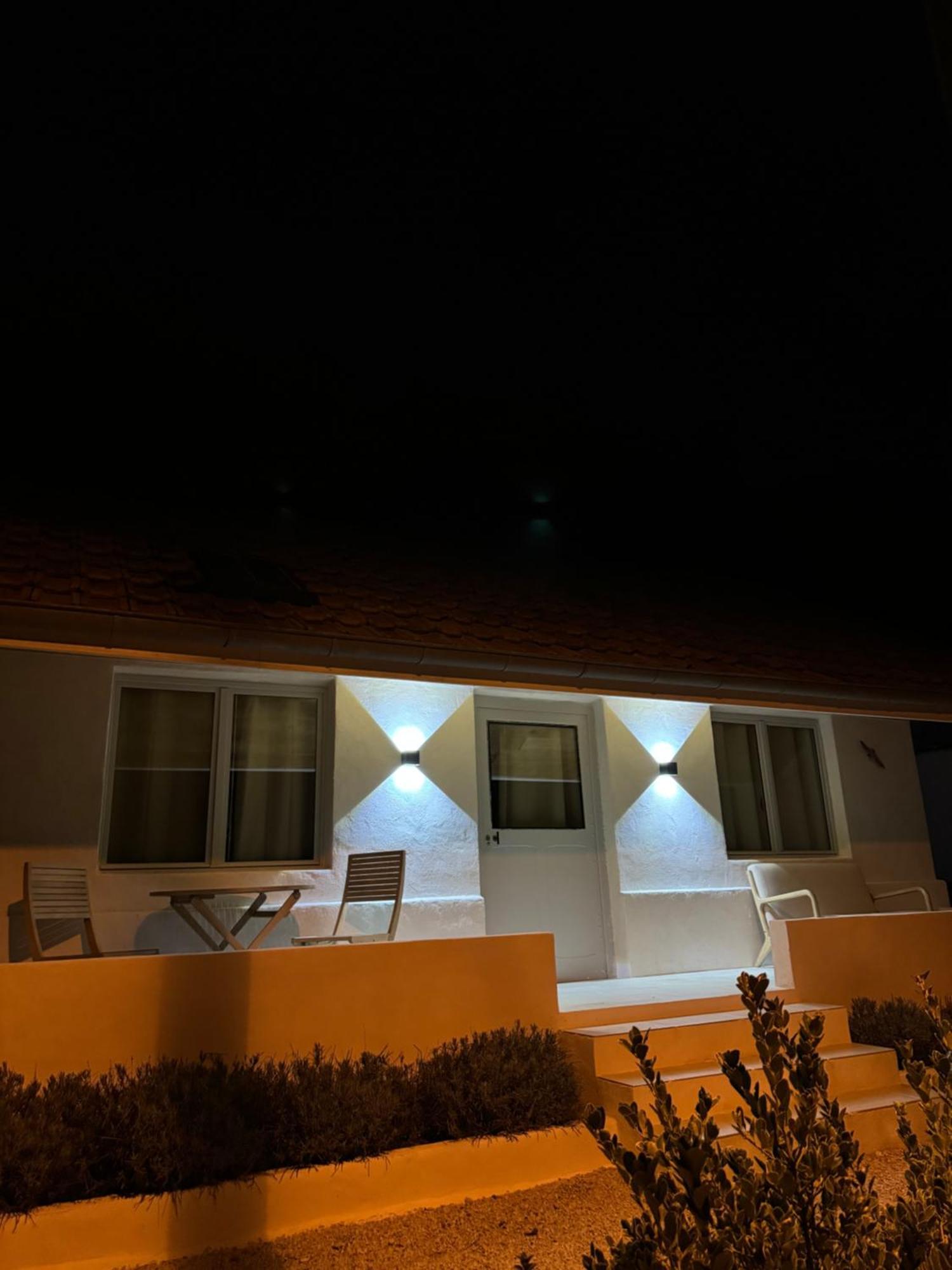 Maison Au Bord De L'Eau Les Roches Rochefort-sur-Nenon Exterior photo
